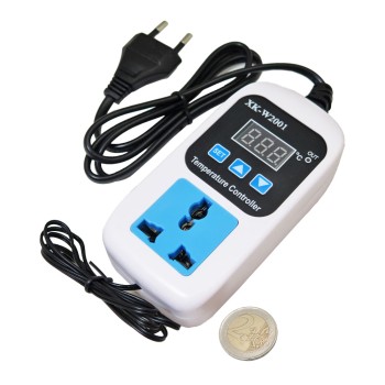 XK-W2001 Digital Temperature Thermostat with 220V Smart Socket
