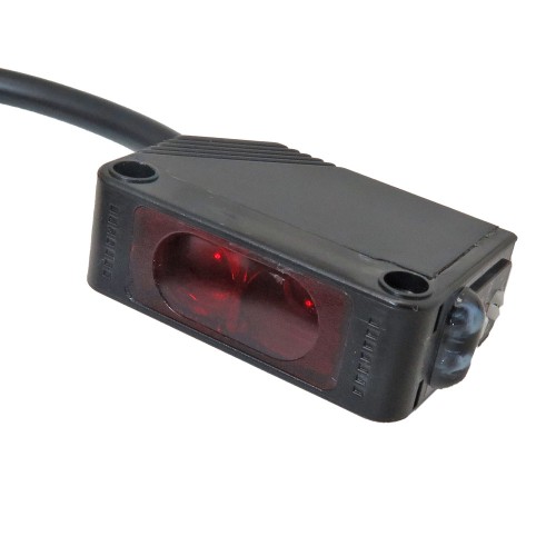 E3Z-D62 Infrared Distance Measuring Sensor [12V-24V] [10cm-100cm]