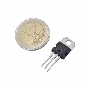 L7812CV Regulator IC T0-220 Package